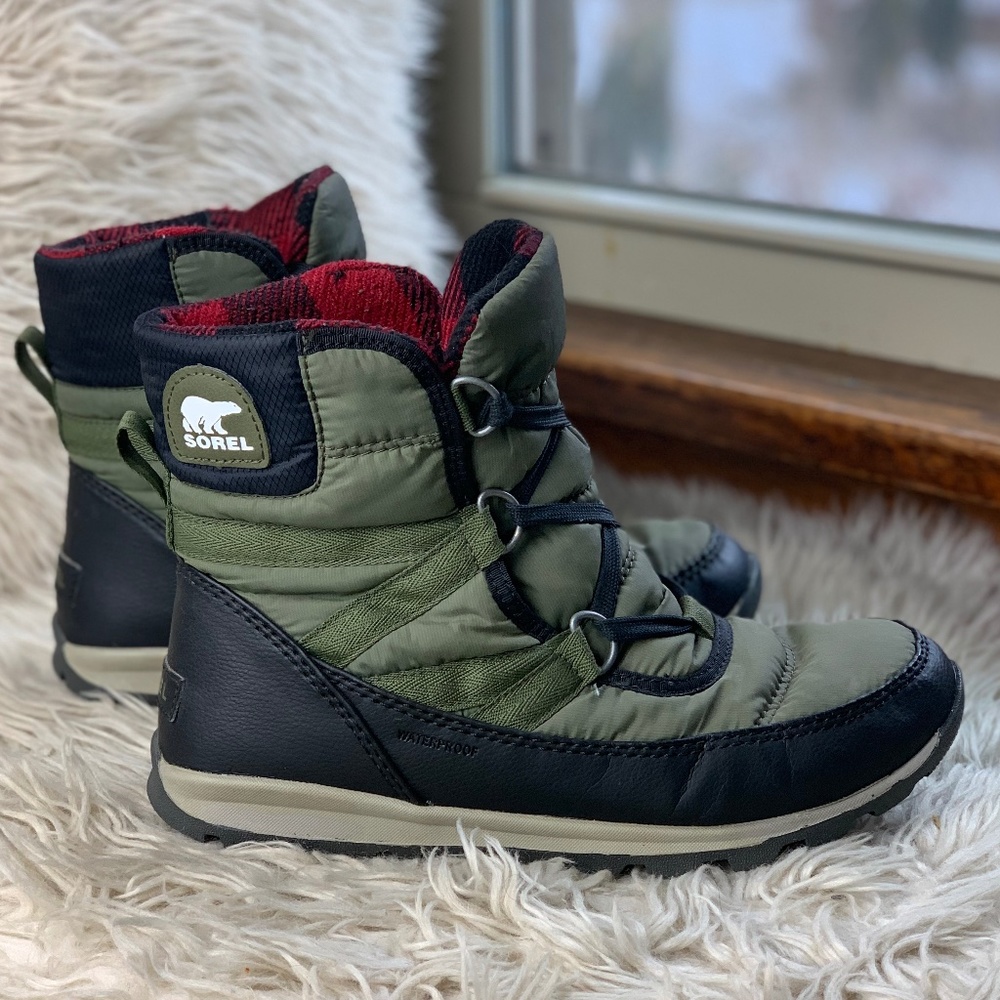 SOREL Whitney Short Snow Boot, Lace-up, Waterproof, 7.5 with buffalo plaid!